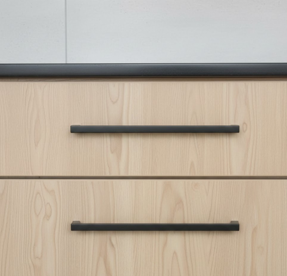 S01.37S - 224mm Cabinet Handle Black