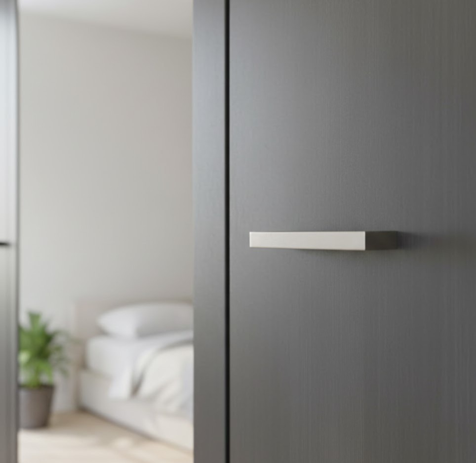 S01.37S-192mm Cabinet Handle Brush